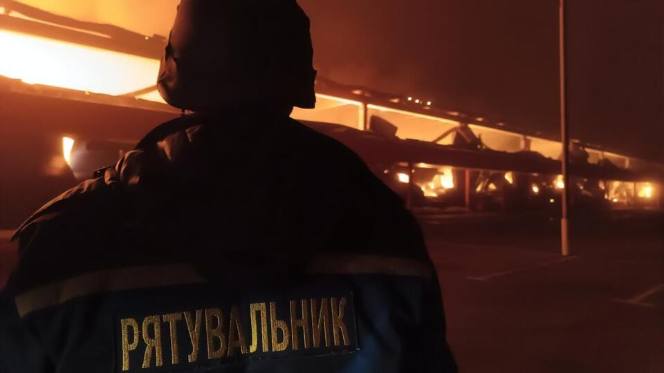 В Херсоне сгорел склад "Эпицентра", где хранилась пиротехника