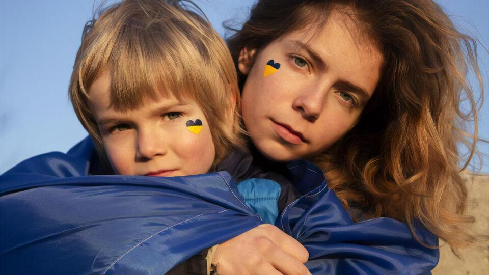 Необходимо прежде всего осознавать, что взрослые в ответе за детей