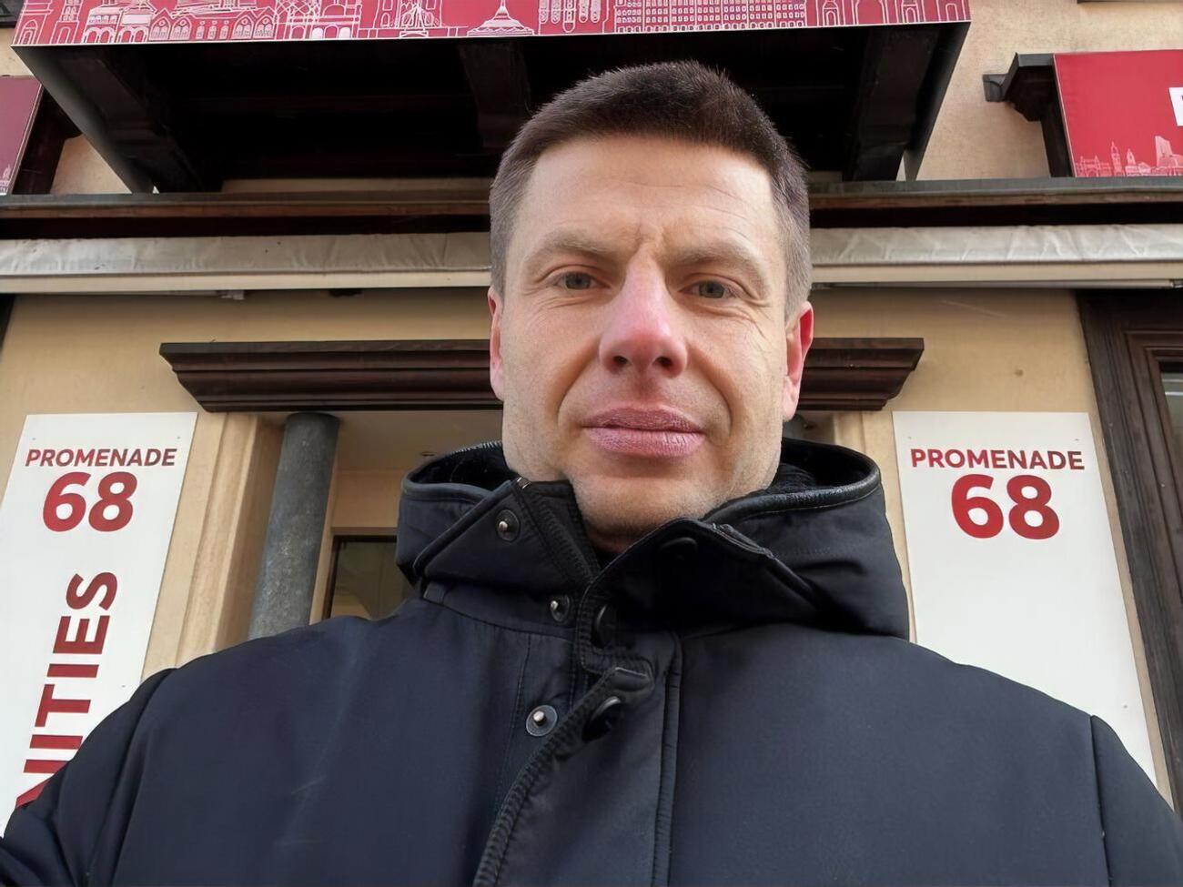 На думку Гончаренка, завдання України зараз&nbsp;&ndash; працювати над посиленням тиску на російську еліту