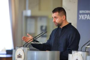 Арахамия: Очень не хотелось бы, чтобы светлых людей облили грязью из-за того, что какие-то отбросы решили наживаться на войне