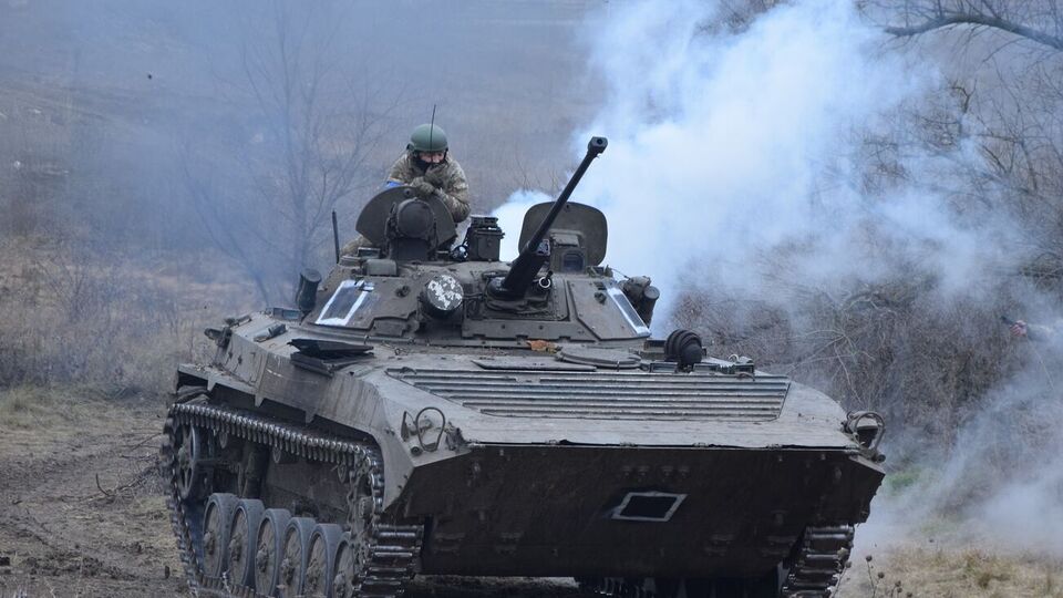 Украинские военные продолжат продвижение в Луганской области, уверен эксперт