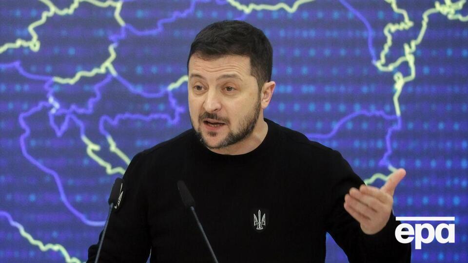 Зеленский: Россияне отпускают специалистов, заставляют их менять гражданство, берут их детей в заложники и отправляют в РФ