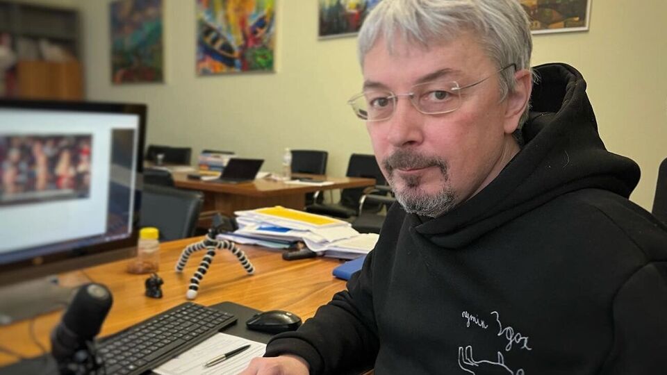 Ткаченко назвал принт на толстовке о смерти Путина пятничной аффирмацией