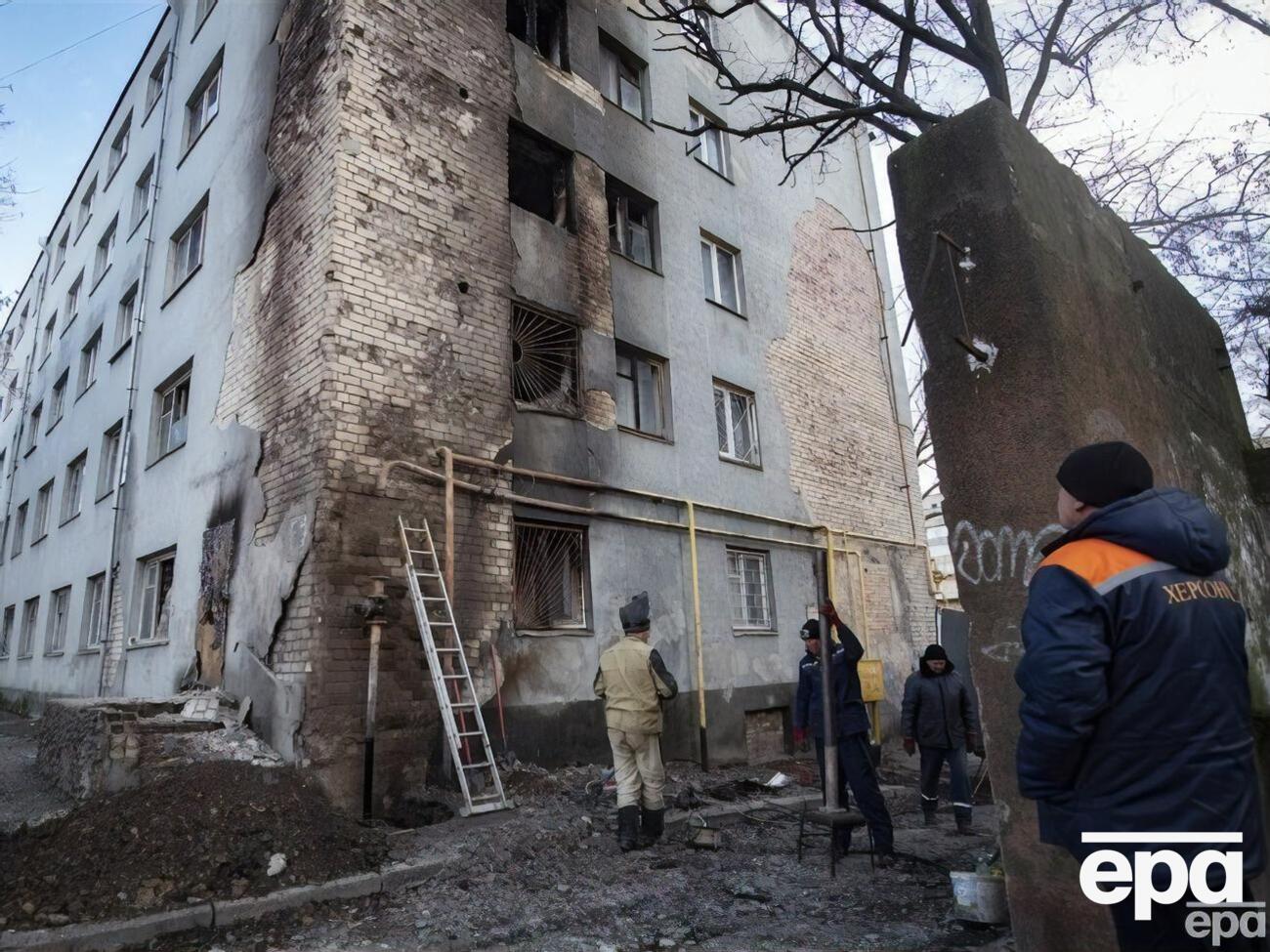 Российские оккупанты систематически обстреливают Херсон