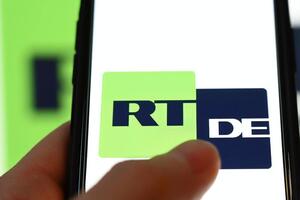 К закрытию канала привели санкции ЕС