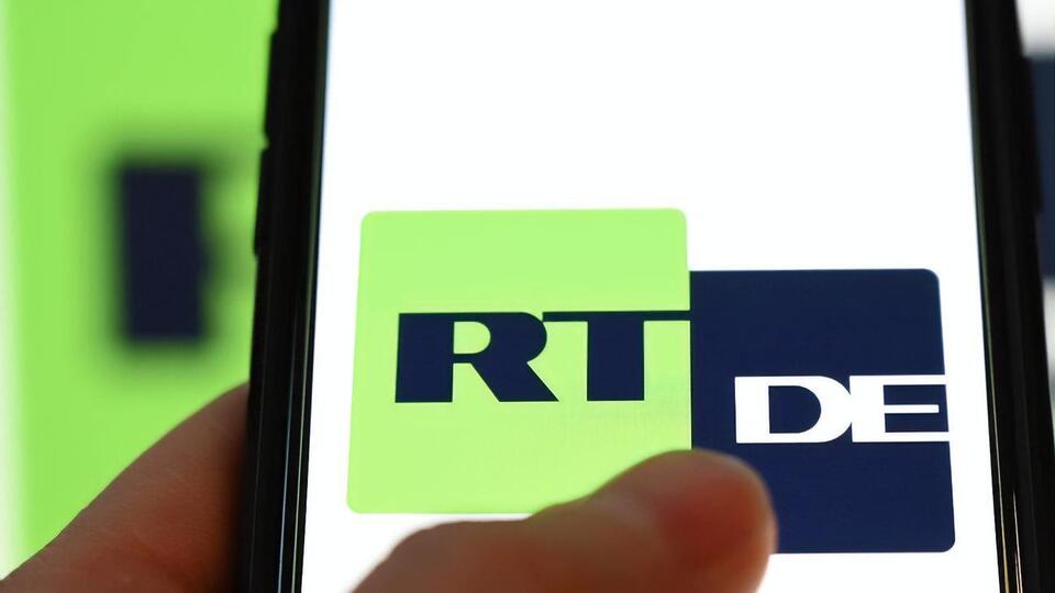 К закрытию канала привели санкции ЕС
