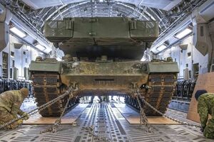 Канада отправила первый танк в Украину