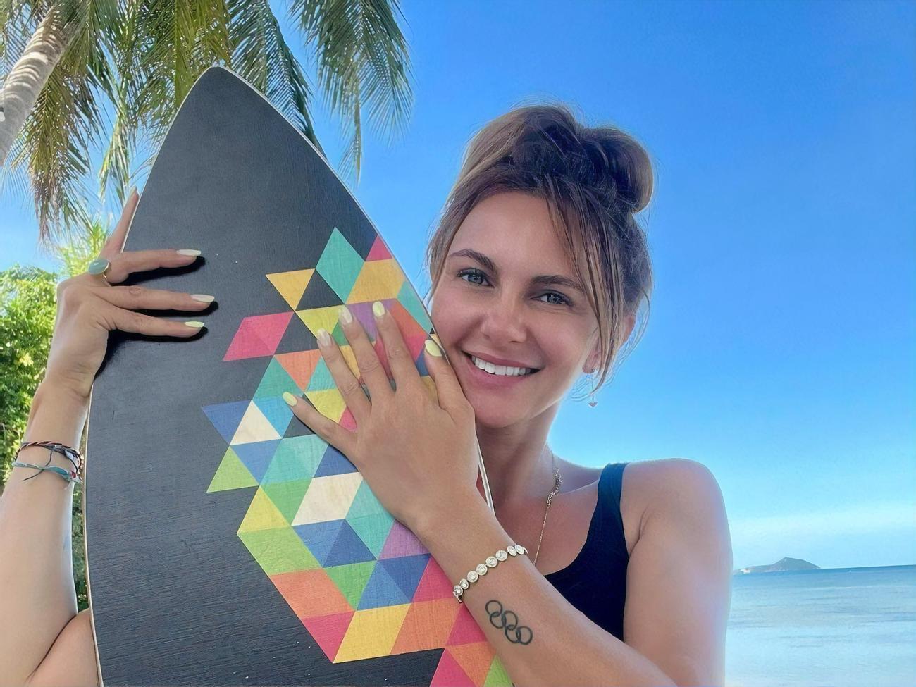 По словам Созанской, россиянка сперва ответила им пренебрежительно, а после напала на ее подругу