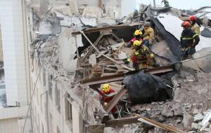 Российские ракеты С-300 попали по зданию университета и рядом с жилым домом