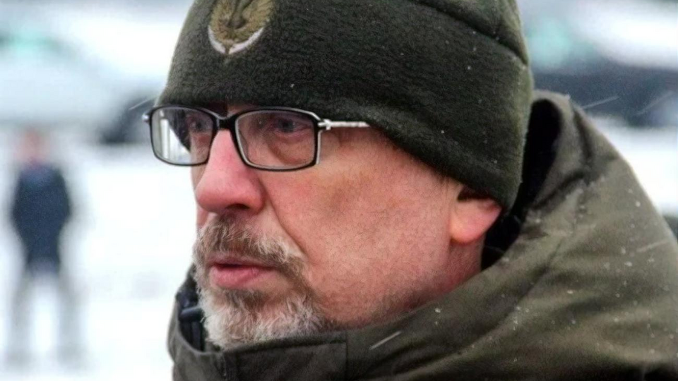 Резніков цього тижня не піде з посади глави Міноборони, заявив Арахамія