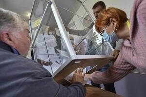 Россия планирует провести "выборы" на временно оккупированных украинских территориях, чтобы попытаться повысить "легитимность" их незаконной аннексии, полагают в британской разведке