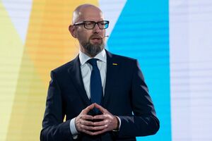 Яценюк: Страх парализует, а паника дезориентирует