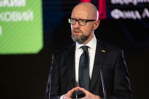 Санкції не вирішують воєнного конфлікту, вважає Яценюк
