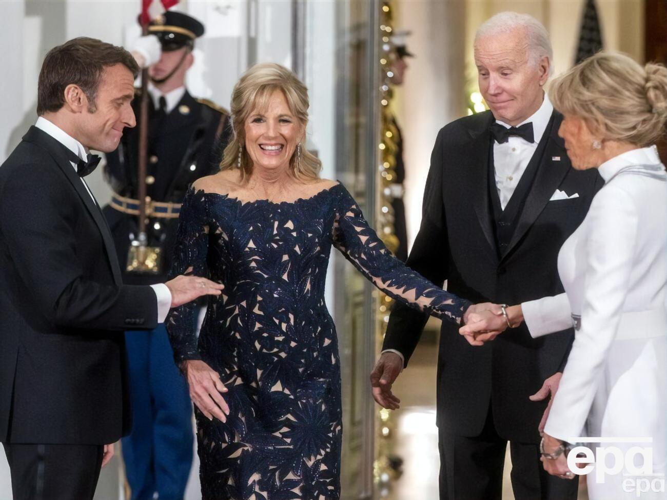 Джилл Байден выбрала для ужина с Макронами платье от Oscar de la Renta