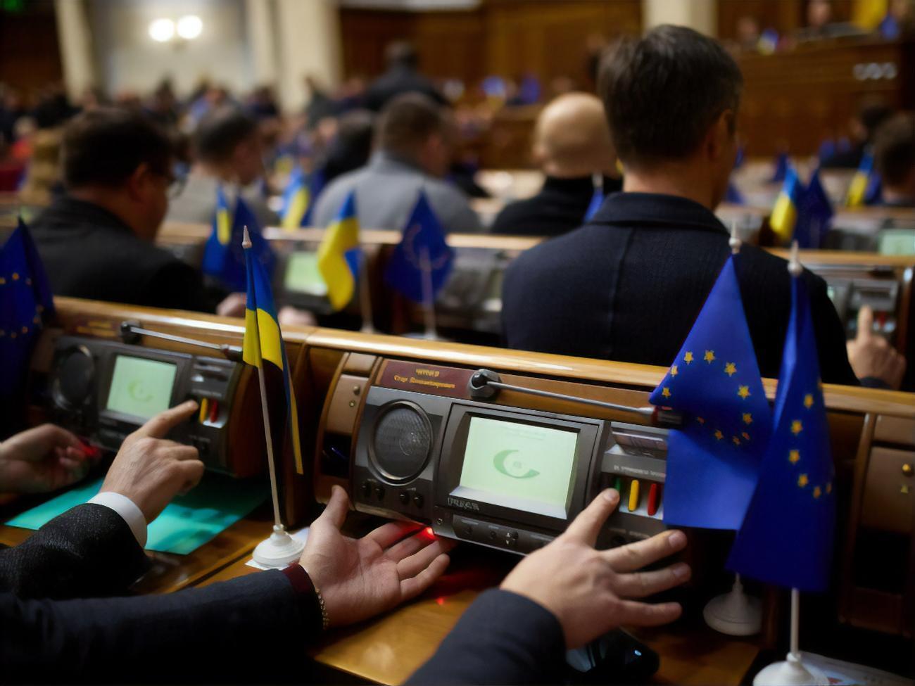 Проєкт постанови №8398 про звернення до парламентів країн світу, МОК, НОК і міжнародних спортивних федерацій підтримало 324 нардепи, зазначають у картці документа