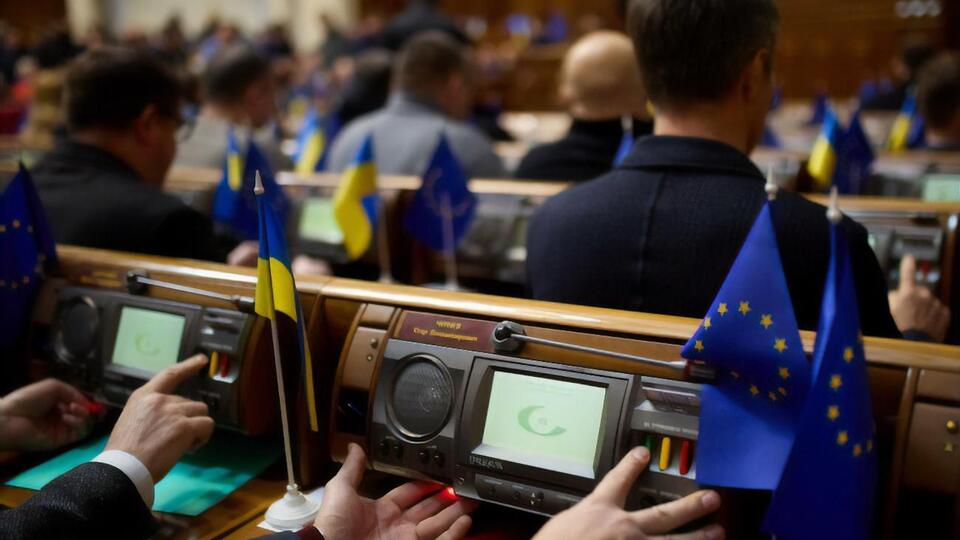 Проєкт постанови №8398 про звернення до парламентів країн світу, МОК, НОК і міжнародних спортивних федерацій підтримало 324 нардепи, зазначають у картці документа