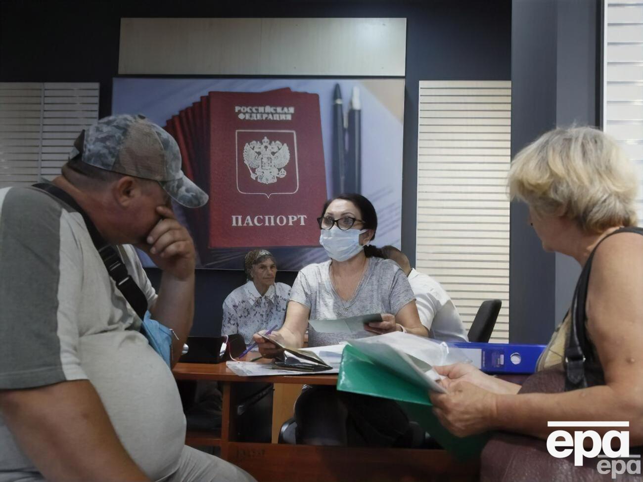 Паспортизацією українців окупанти зайнялися 2019 року