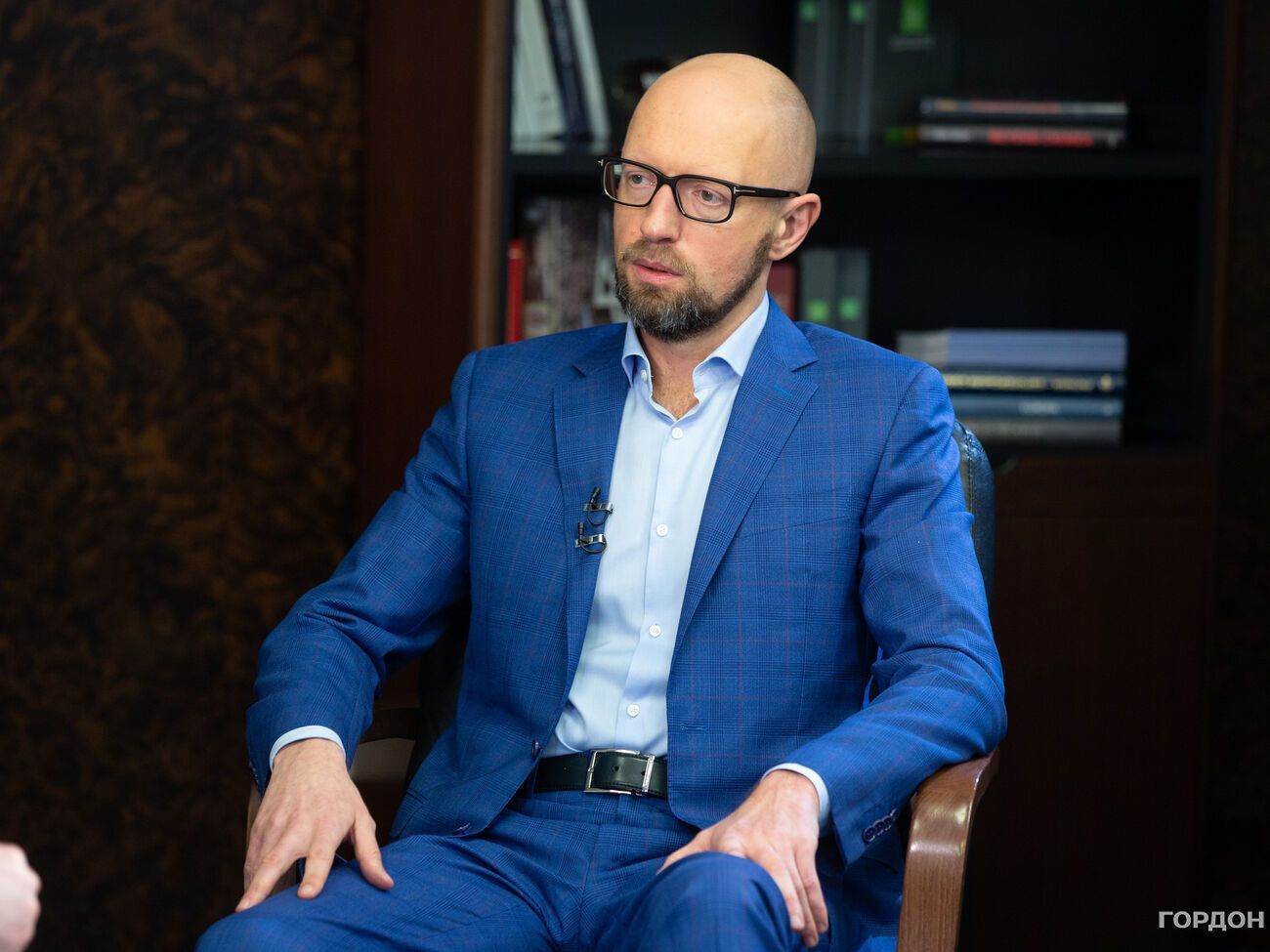 Яценюк: Китай фактично починає пересаджувати Росію на юані