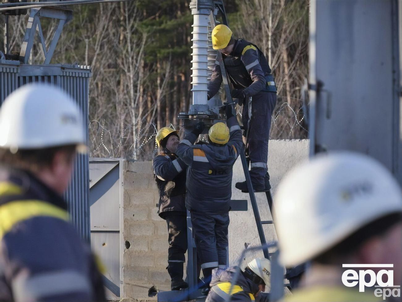 Генерация электричества в Украине увеличилась, энергетики продолжают ремонтировать систему