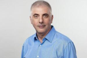 Советский Союз мог развалиться кроваво, но в 90-е Москва инициировала мирные переговоры. Путин же разрушил этот процесс на территории бывшего СССР