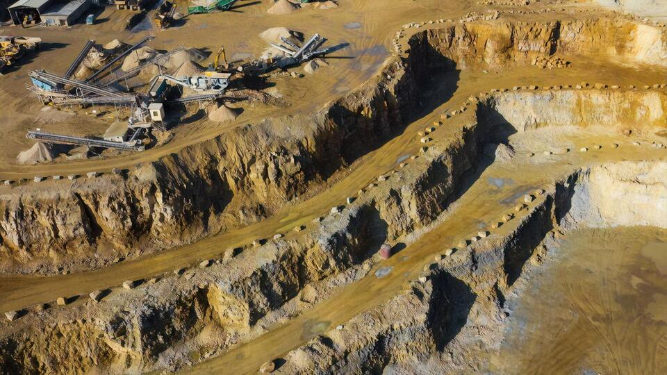 Понад 160 тис. тонн залізної руди заарештували в Україні торік у грудні