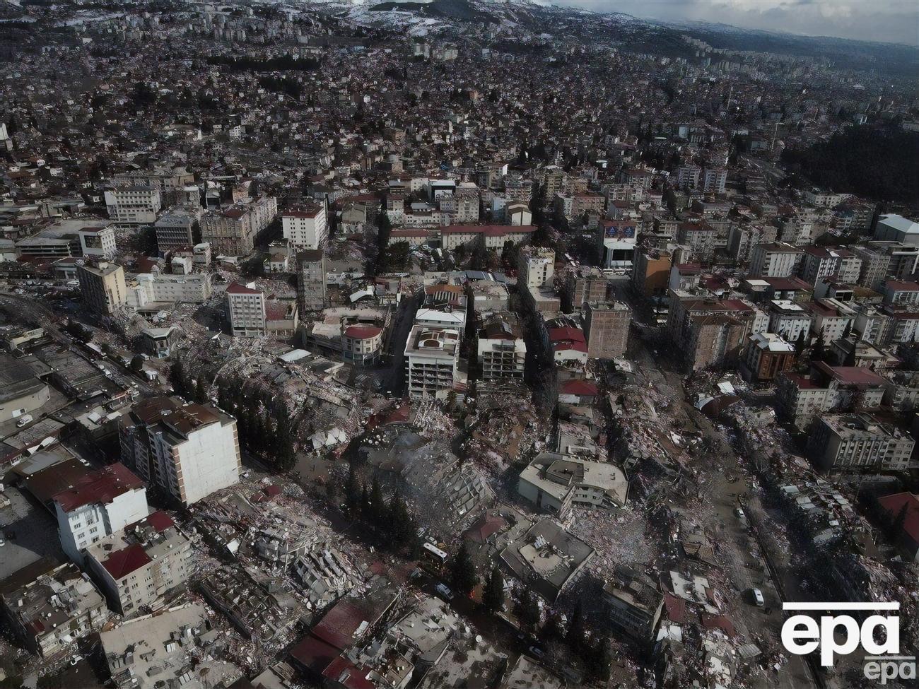 Дипломаты уже разыскали 38 граждан Украины, а также взаимодействуют с турецкими спасательными службами для поиска других 19 украинцев, которые не выходят на связь, рассказали в МИД