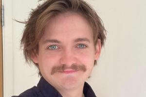 Глисон стал известен благодаря роли Джоффри Баратеона в "Игре престолов"