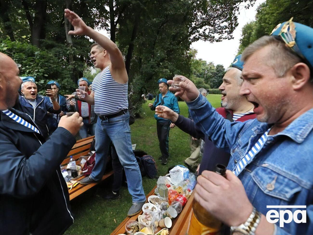 Российским оккупантам в Мариуполе теперь невозможно официально купить алкоголь