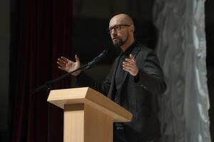 Яценюк: Феесбешна і гебешна машина Росії приховує реальні втрати. Вони не знають реальних втрат
