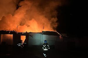 В результате ракетной атаки РФ по Харькову возник пожар на месте одного из прилетов, сообщил мэр