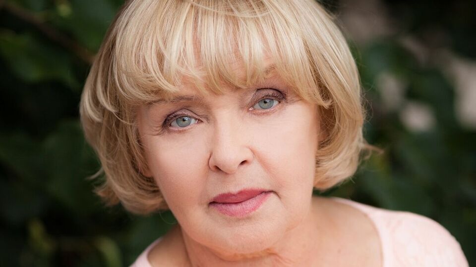 Роговцева: Дякую Богові, що маю змогу виходити до глядача у воєнному Києві, у лютому 2023-го!