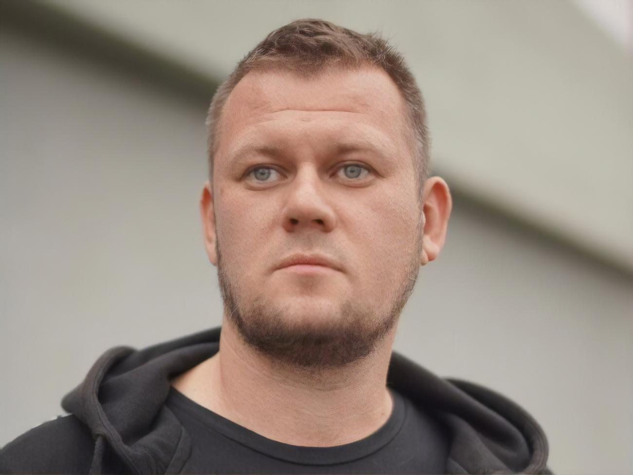 Нацист Мангушев на мітингу українців кричав, що України більше немає. Не минуло й року, як не стало самого Мангушева, а Україна є
