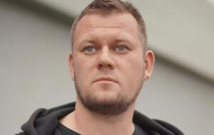 Нацист Мангушев на митинге украинцев орал, что Украины больше нет. Не прошло и года, как не стало самого Мангушева, а Украина есть