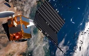 Из-за большой высоты обломки не могут сгореть в атмосфере и еще долго будут летать в космосе