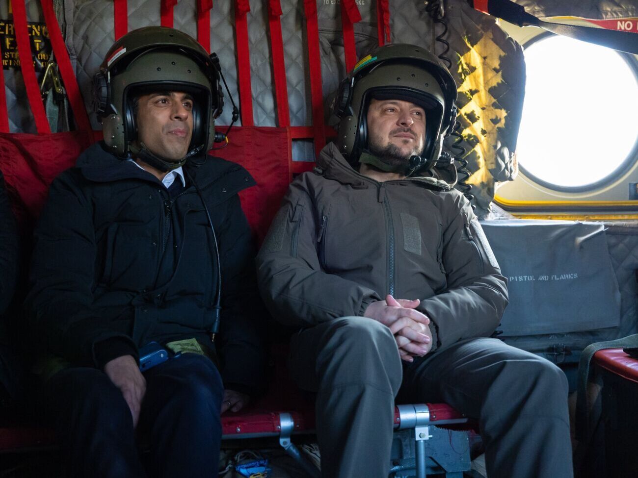 Зеленський здійснив візит у Великобританію, де провів переговори із Сунаком, зустрівся з королем, виступив у парламенті та відвідав українських військових. Фоторепортаж