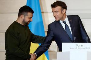 Зеленский встретился с Макроном 8 февраля в Париже