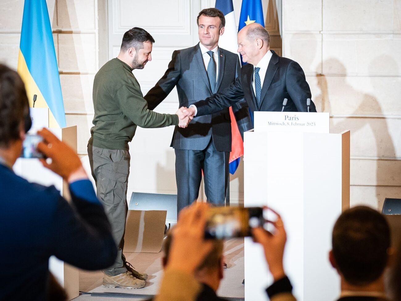 Зеленський прибув до Франції пізно ввечері 8 лютого і провів зустріч із Макроном і Шольцом