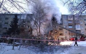 У Новосибірську й далі розбирають завали після вибуху газу, що зруйнував під'їзд п'ятиповерхівки