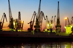 Открытие портов для экспорта металла даст Украине более $1 млрд ежемесячно, заявляли в Федерации металлургов Украины