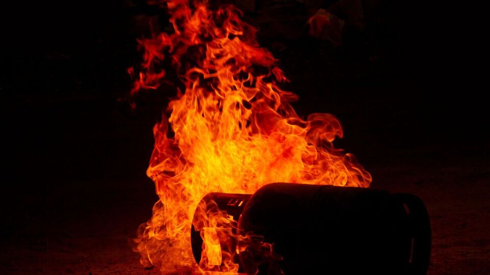 По предварительной информации, речь идет о взрыве газового баллона