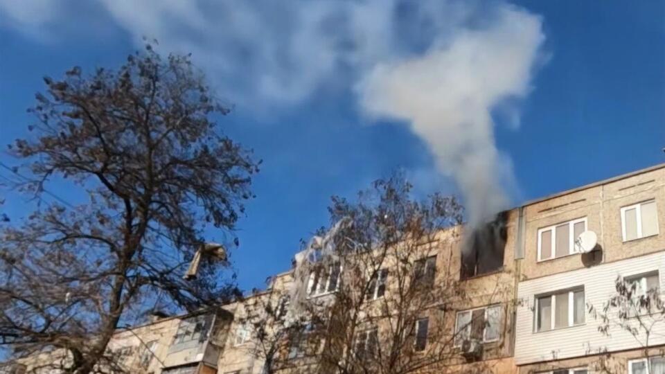 Окупанти влучили у п'ятиповерхівку, що розташована в Шуменському мікрорайоні Херсона, зазначили в ОВА