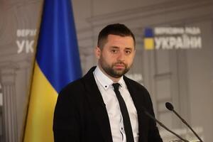 То, что год назад казалось нереальным, "сегодня уже сбывается", отметил Арахамия