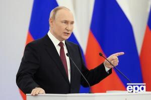 Зеленский считает, что Путин (на фото) пытается удержаться в кресле