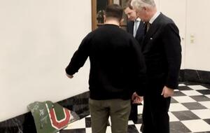 Подаренный фрагмент принадлежит самолету Су-25