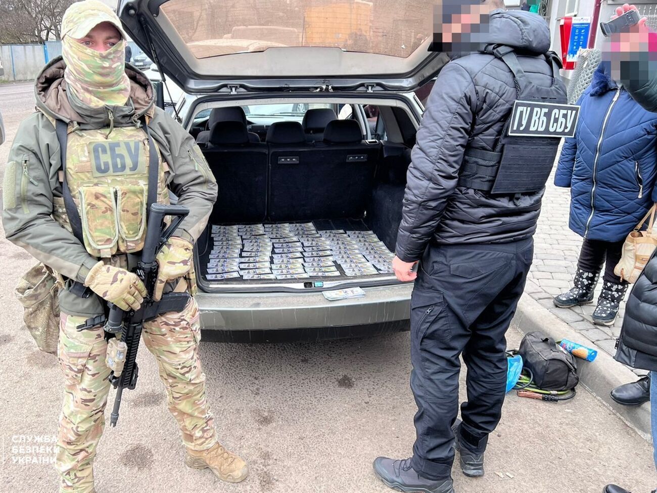 Середня вартість "квитка на втечу" становила $1,5&ndash;12 тис. з клієнта, зазначили в СБУ