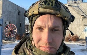 Обстановка в районе Бахмута очень тяжелая, враг глубоко охватил город. Приказ "держаться" в этой обстановке единственно возможный