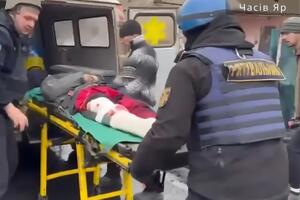 Рятувальники евакуювали поранену жінку