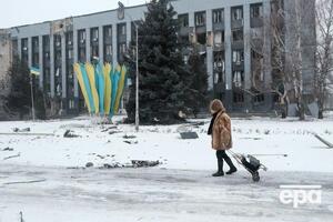 В прифронтовых ежедневно обстреливаемых городах и селах остаются местные жители, в том числе с детьми