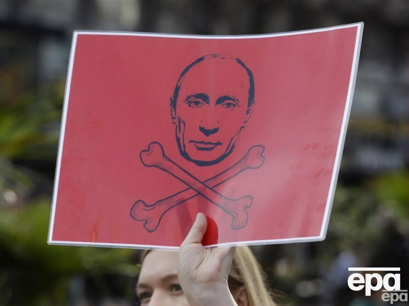 Путін намагається в різні способи змусити сісти за стіл переговорів на своїх умовах, щоб зрештою досягти капітуляції України, вважає юрист