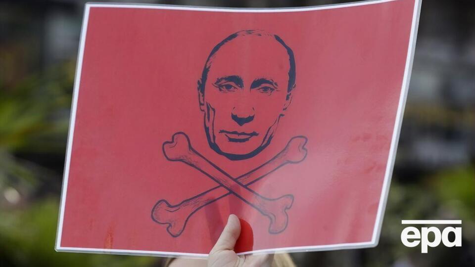Путин пытается разными способами заставить сесть за стол переговоров на своих условиях, чтобы в конечном итоге добиться капитуляции Украины, считает юрист